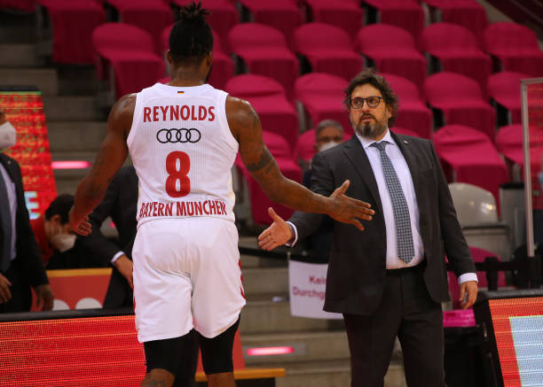 尔与查洛巴 尔与查洛巴